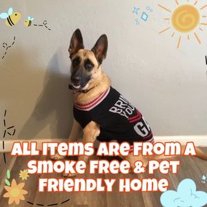 Smoke Free🚭 Pet🐕 Friendly Closet!🛍️